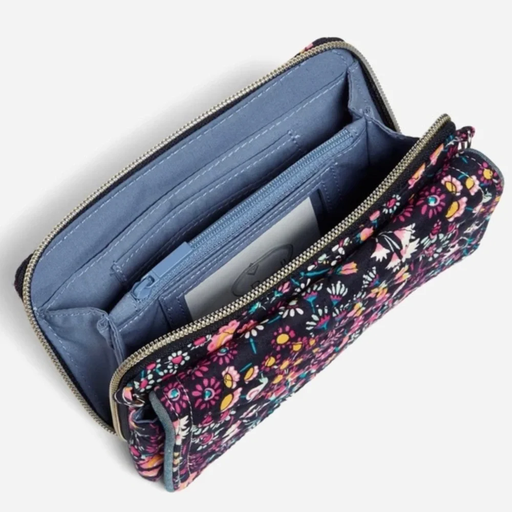 NWT Vera Bradley VBU RFID Compact Crossbody Bag in Petite Garden - Picture 4 of 14